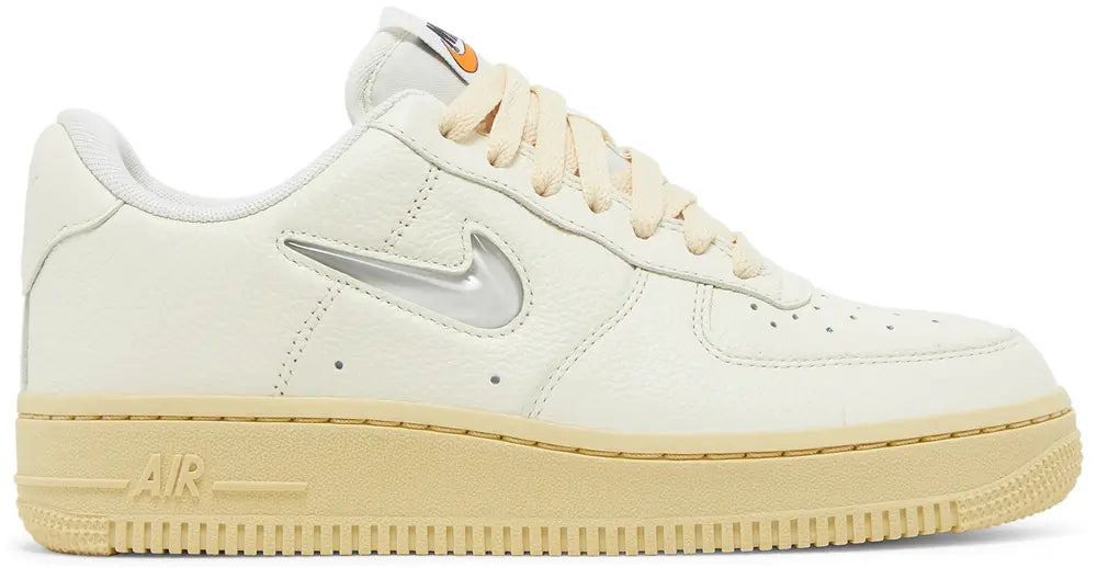 2022 Nike Wmns Air Force 1 '07 LX 'Coconut Milk'