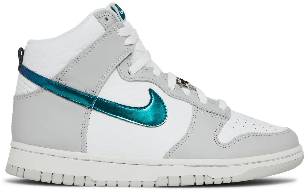 2022 Nike Wmns Dunk High 'FLS'