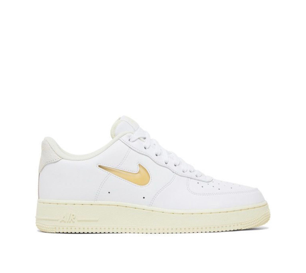 2022 Nike Air Force 1'07 LX 'Pale Vanilla'